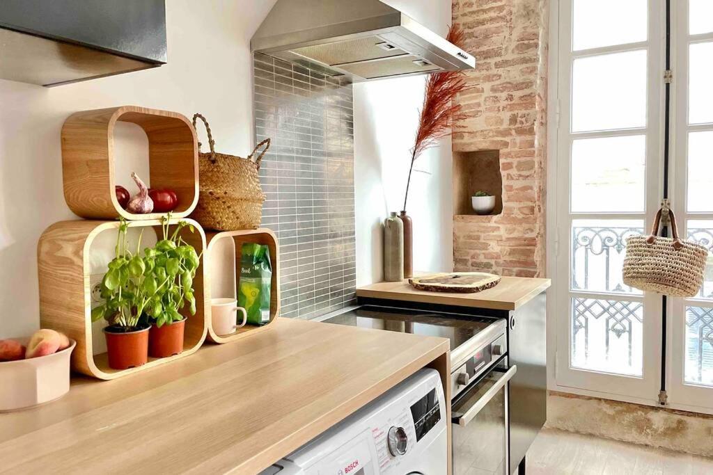 Tres Bel Appartement De 60M2 En Centre Ville 拉沃尔 外观 照片